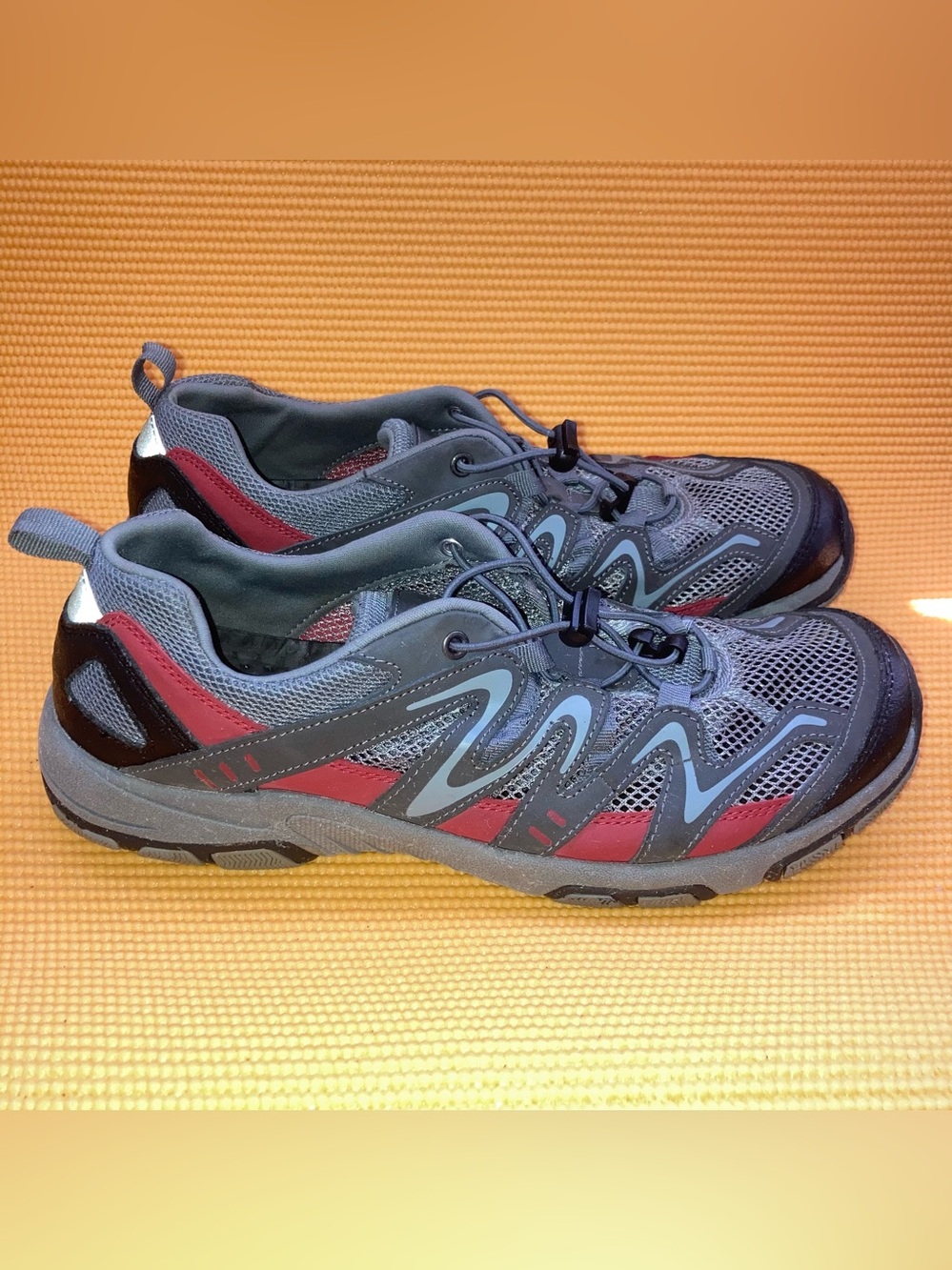 Men's Bass Peirsol Gray and Red Water Athletic Trail Shoes size  10.5 M